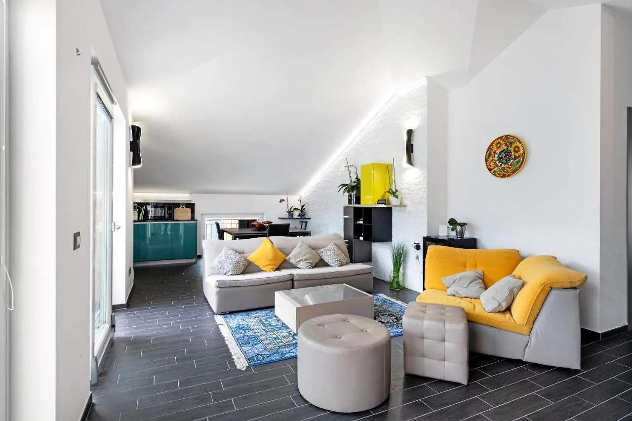 Colonno Penthouse Villa Holiday home