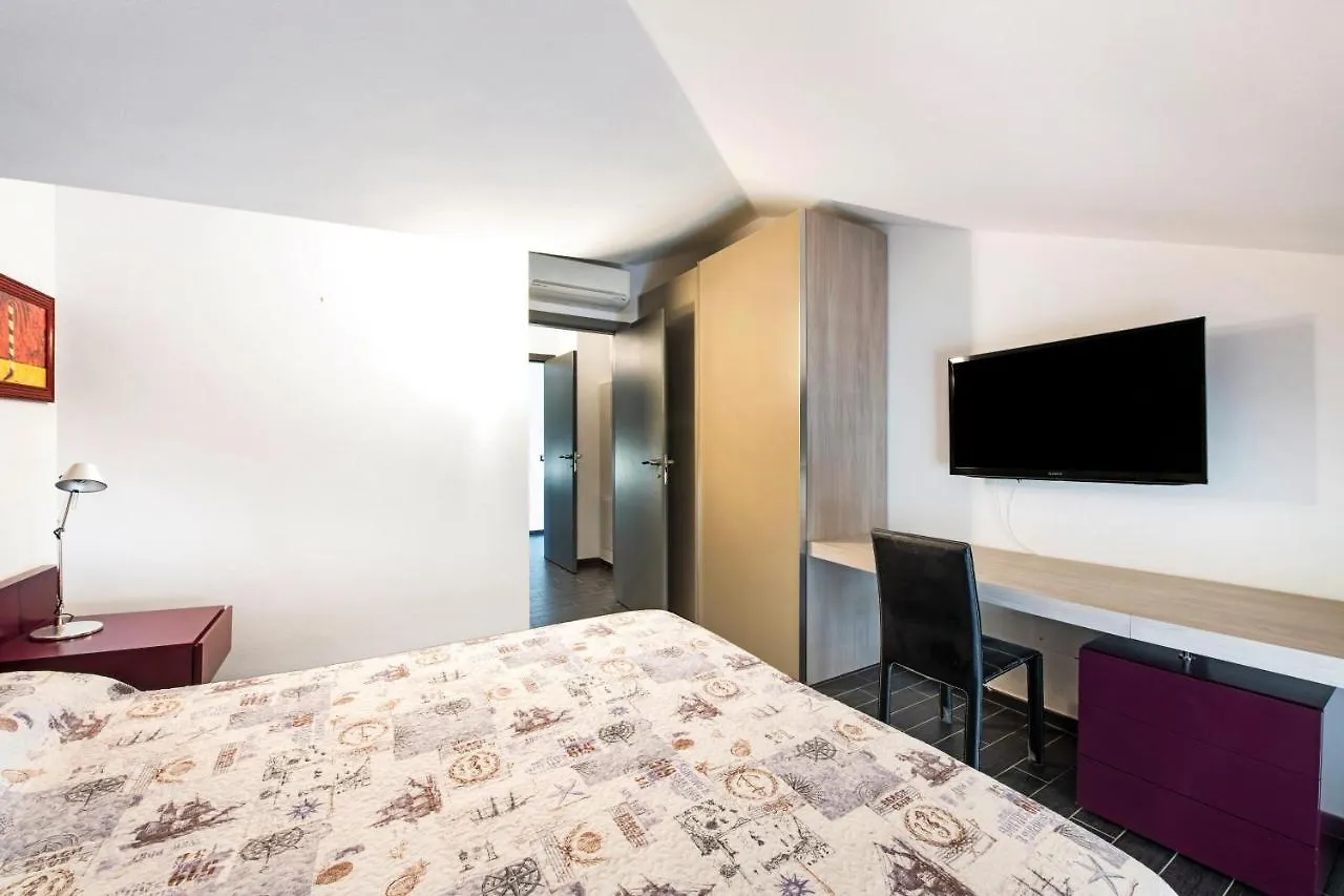 Villa Colonno Penthouse 0*,  Italien